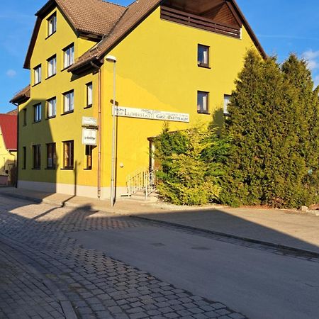 לותרשטאט אייסלבן Hotel Garni Pension Zur Lutherstadt מראה חיצוני תמונה