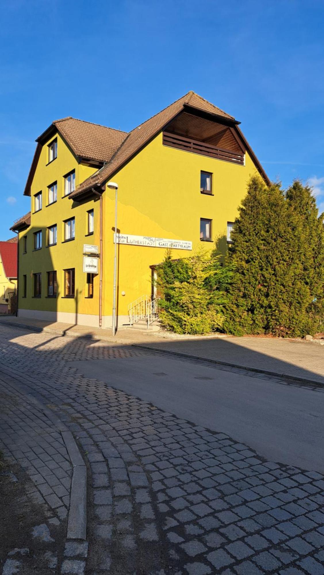 לותרשטאט אייסלבן Hotel Garni Pension Zur Lutherstadt מראה חיצוני תמונה