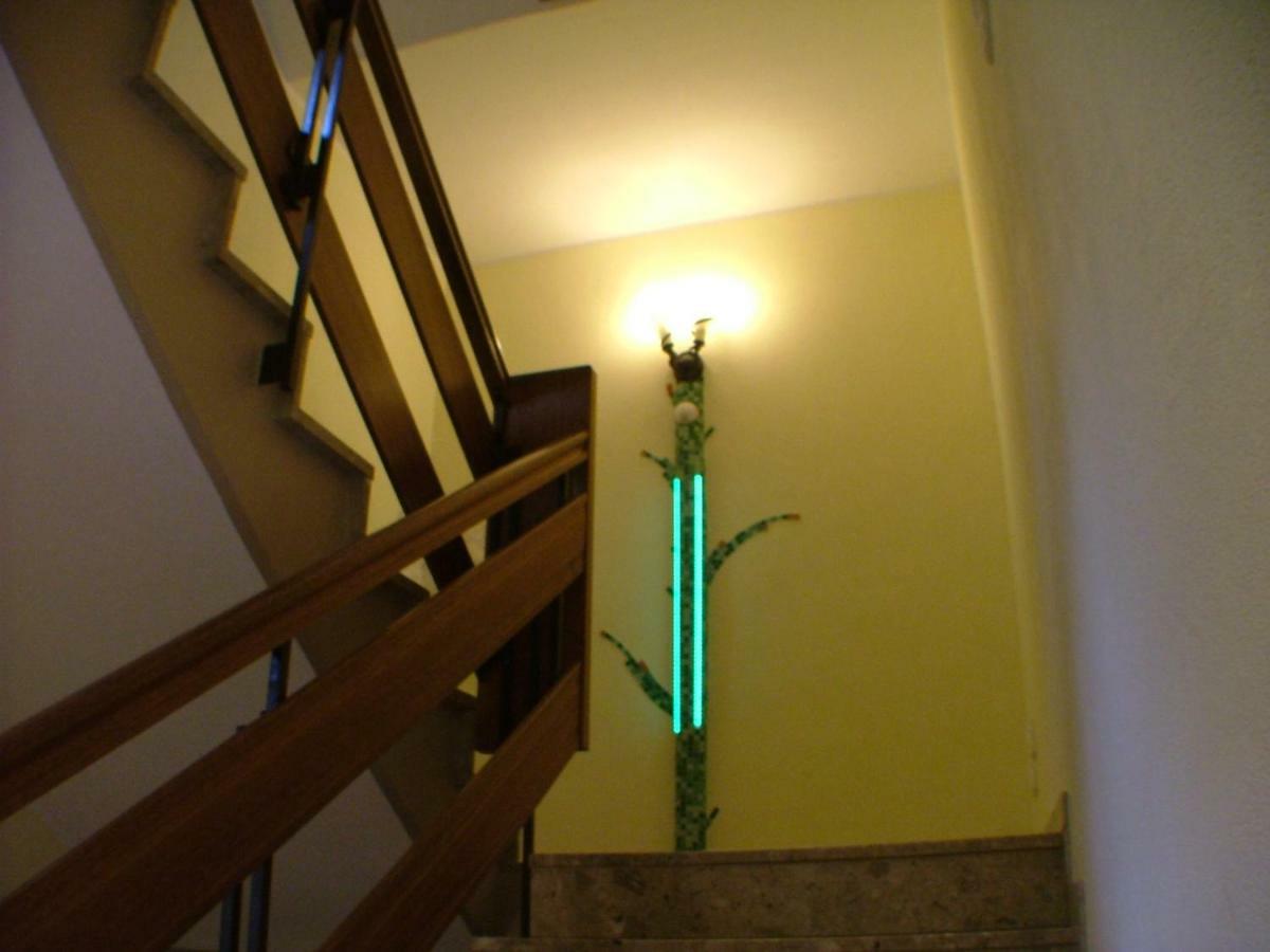 לותרשטאט אייסלבן Hotel Garni Pension Zur Lutherstadt מראה חיצוני תמונה